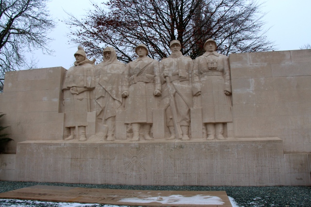 monument to soldiers in Downtown Verdun. Just behind this wall is another battlefield/fort area, but it wasn't open.