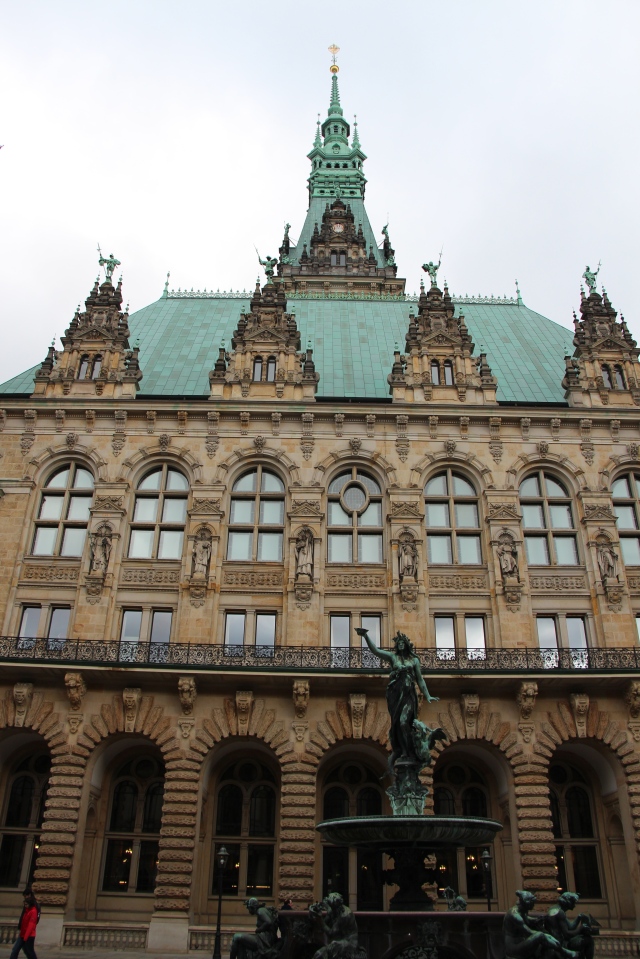 Different view of the Rathaus.