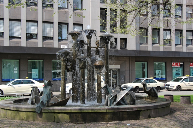 One of the many fountains in Mannheim.